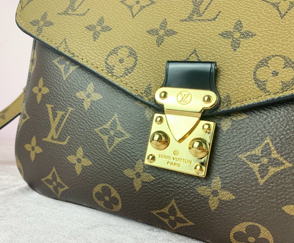 ルイヴィトンバッグ素材ディテール